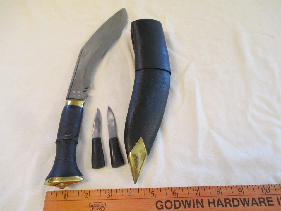 Vintage Nepal Kukri Knife In Sheath With Both Mini Blades 9 in. Leather Wrap. F5 - Image 3 of 4