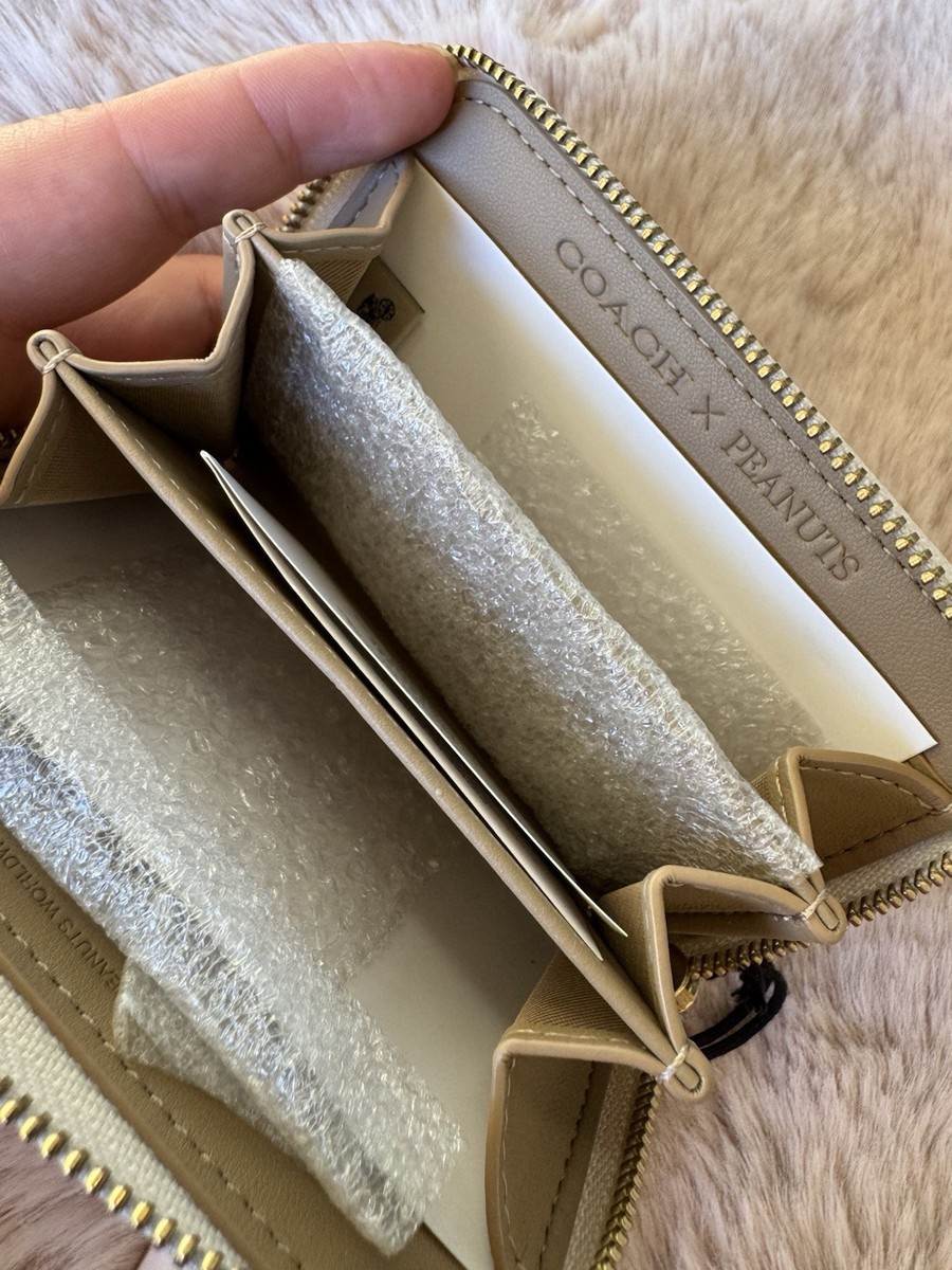 COACH NWT CCB18 Coach X Peanuts Small Zip Around Card Case With