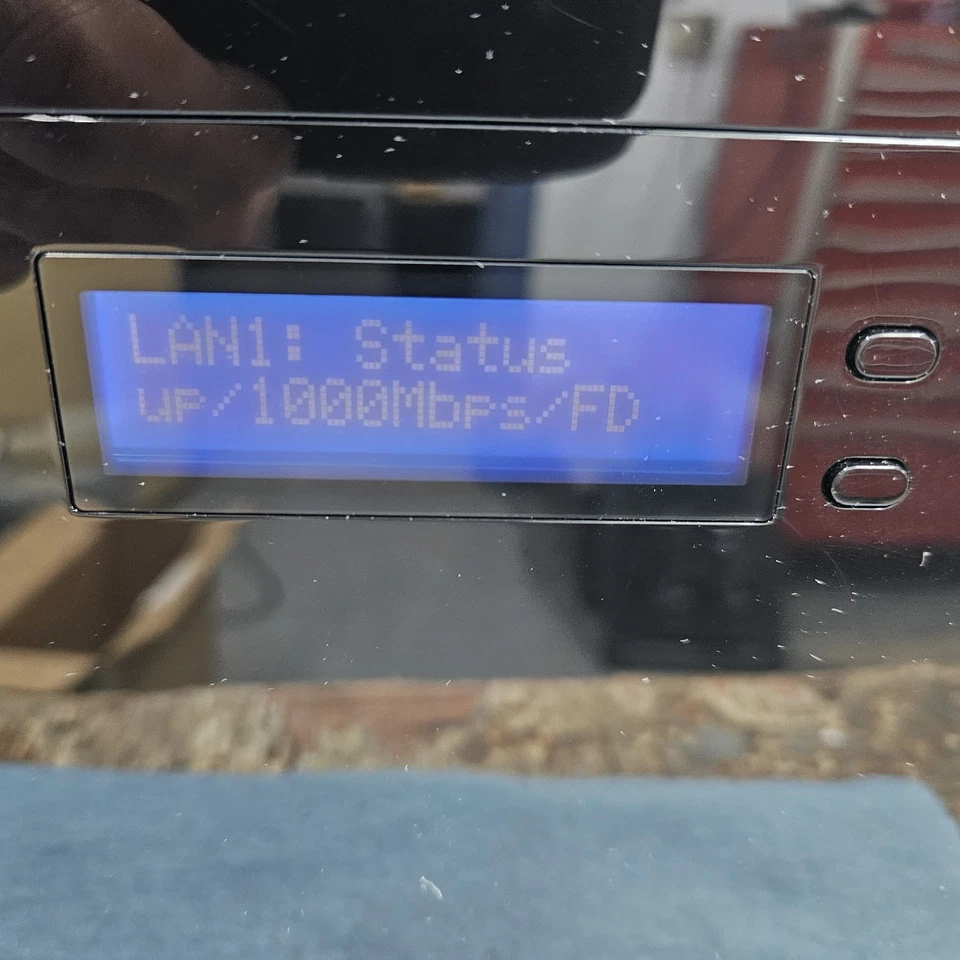 Seagate SRN04D 4-Bay NAS PRO WITH 3x 2TB BARRICUDAS 1x 750gb - 6.75TB TOTAL - Image 2 of 4