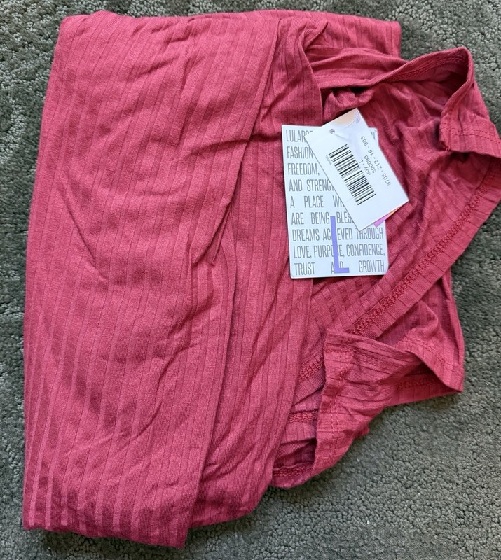 NWT LARGE LULAROE JOY RETIRED RARE MAROON RIBBED