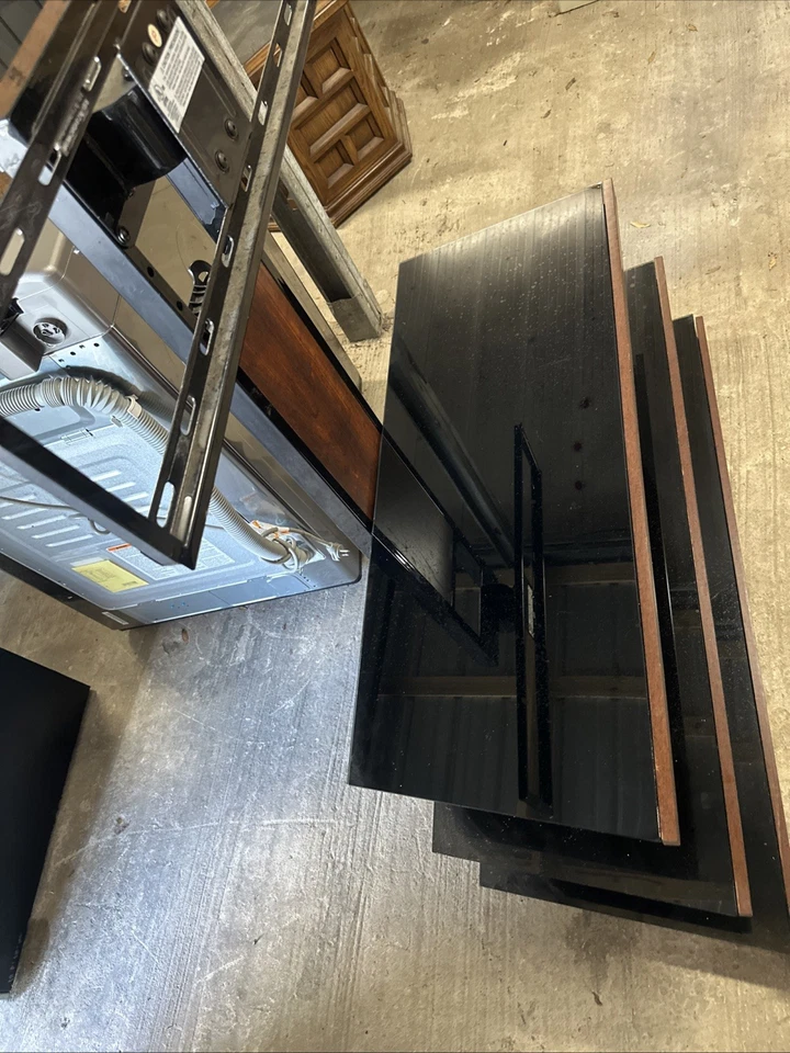 TV, escritorio de montaje  Foto 3 de 4