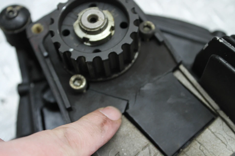 Ducati Monster 750 1999 motor oscuro extremo superior culata Foto 3 de 4