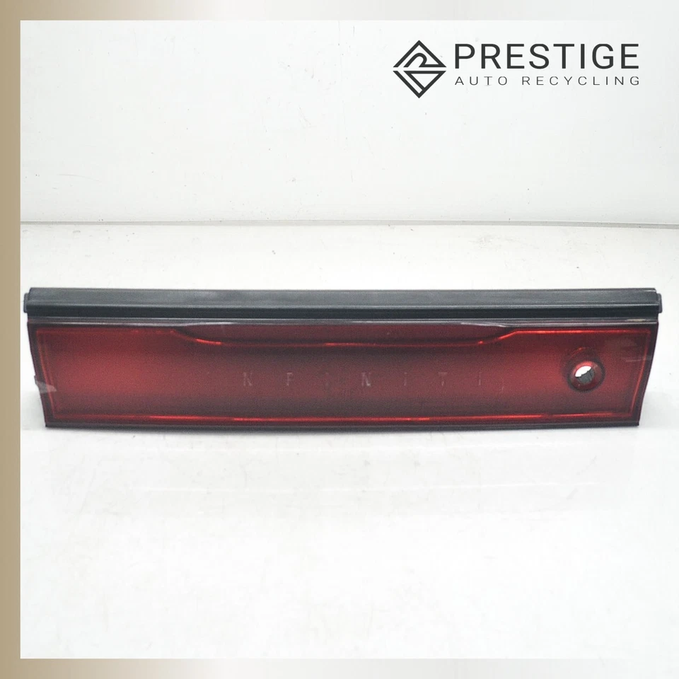 Luz trasera INFINITI J30 1993-1994 panel trasero lámpara central 7985010Y00 OEM Foto 2 de 4