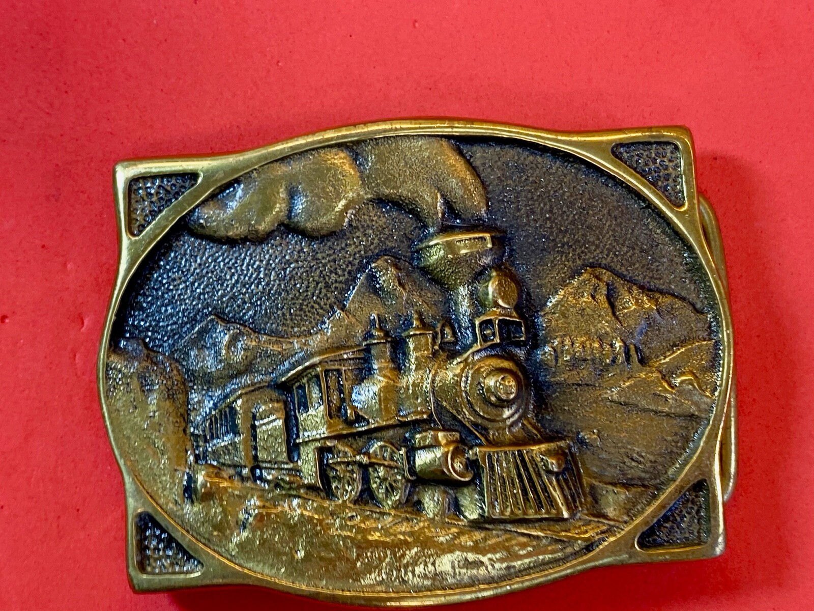 как выглядит Locomotive Train Tracks Western Rail Road Belt Buckle Registered Collection фото