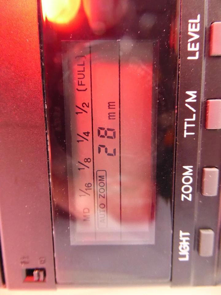 Minolta 4000AF Shoe Mount Flash Gun tested working well + case - Image 3 of 4