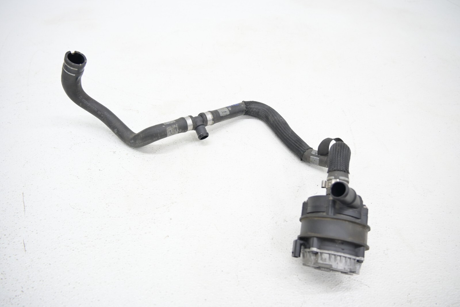 ⭐ 14-20 Maserati Ghibli Quatt Engine Electric Aux Coolant Water Pump Unit Oem