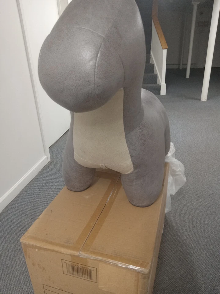 Saurópodos Joshua Steinberg Classic Safaro serie otomana Foto 2 de 4