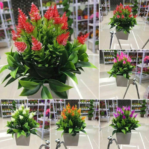 Fiori secchi e piante finte in vaso per la decorazione della casa