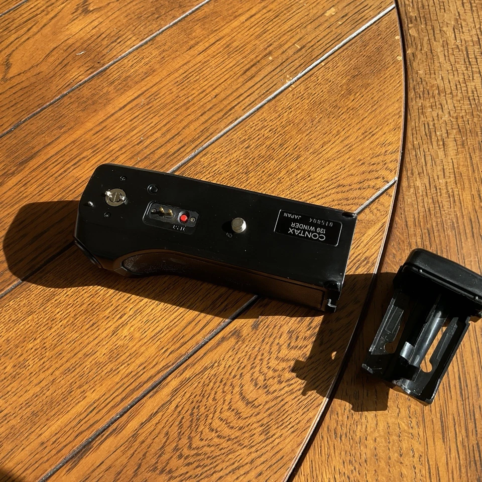 Contax 139 Winder  - Image 4 of 4