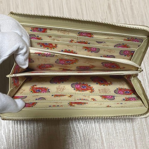 Anna Sui leather long wallet, used, ivory color with patina, smooth zipper - Picture 2 of 8