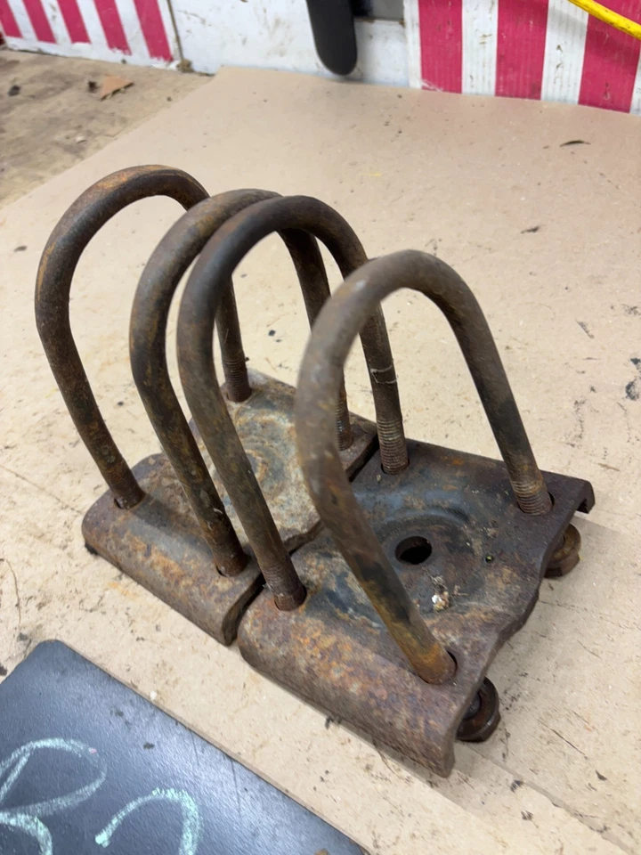 1970 1971 1972 K5 Chevrolet Gmc BLAZER K10 C10 LEAF SPRING U BOLTS MOUNT PLATES - Image 3 of 4