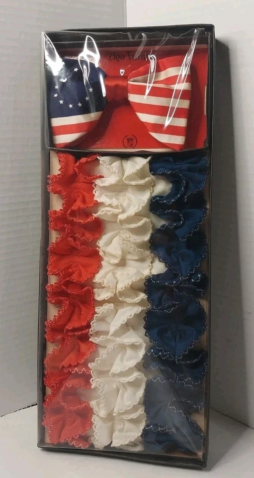 Vintage Ugo Vallini Gravata borboleta e smoking com babados botão Dickie na década de 1970 - Imagem 3 de 3