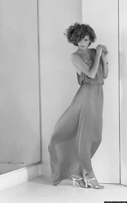 #ad Gia Carangi Using A Beautiful Legs 8x10 Picture Celebrity Print $3.99