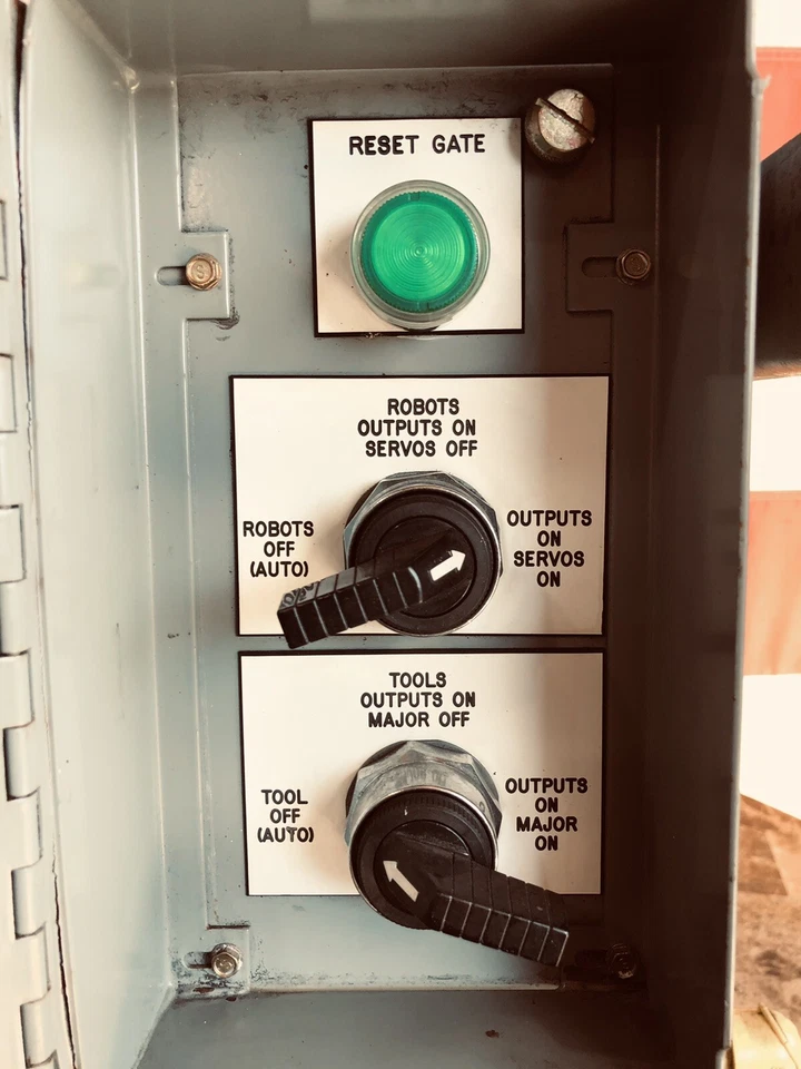 SQUARE D ECS-1011 ENTRANCE GATE CONTROL BOX - Image 4 of 4