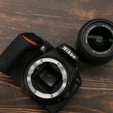 Nikon D5500 DSLR Camera + AF-S 18-55mm II Shuttercount 17079 [Excellent+5] #6781