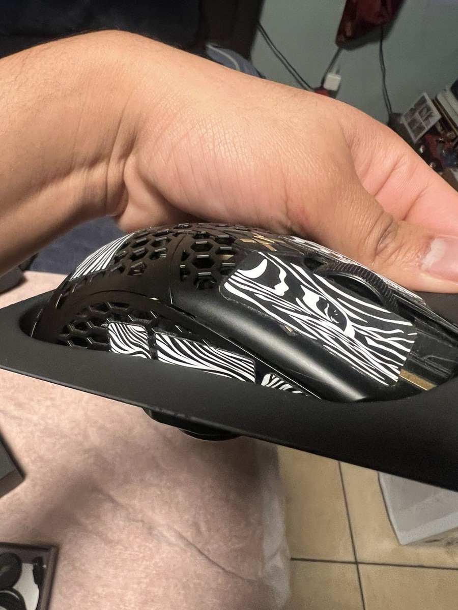 Finalmouse UltralightX Lion Medium Guardian ULX (Pre-owned) | eBay
