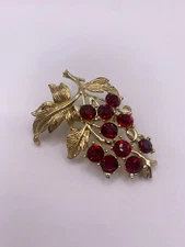 Grapes Red Berry Crystal Rhinestone Gold Tone Brooch Pin Illegible Marking