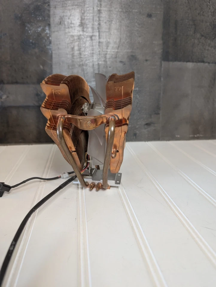 Enfriador de CPU de cobre Thermaltake V1 para Socket AM2 Foto 4 de 4