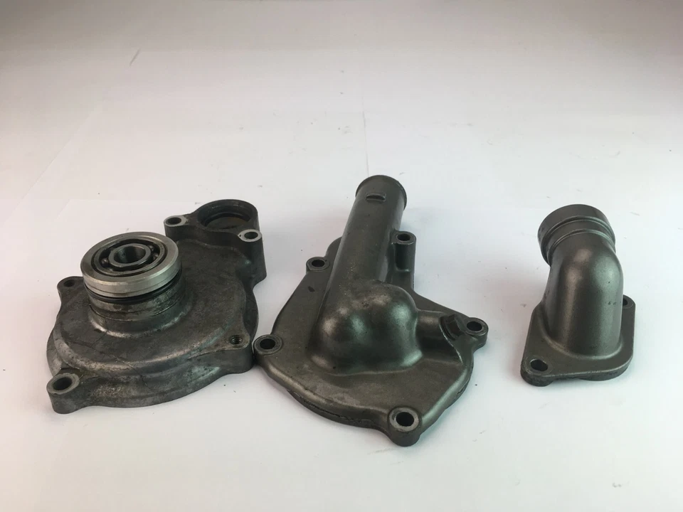 YAMAHA TDM 850 TDM850 1992 / JUEGO DE CUBIERTAS DE BOMBA DE AGUA 1991-1995 4UNY12420000 Foto 2 de 4