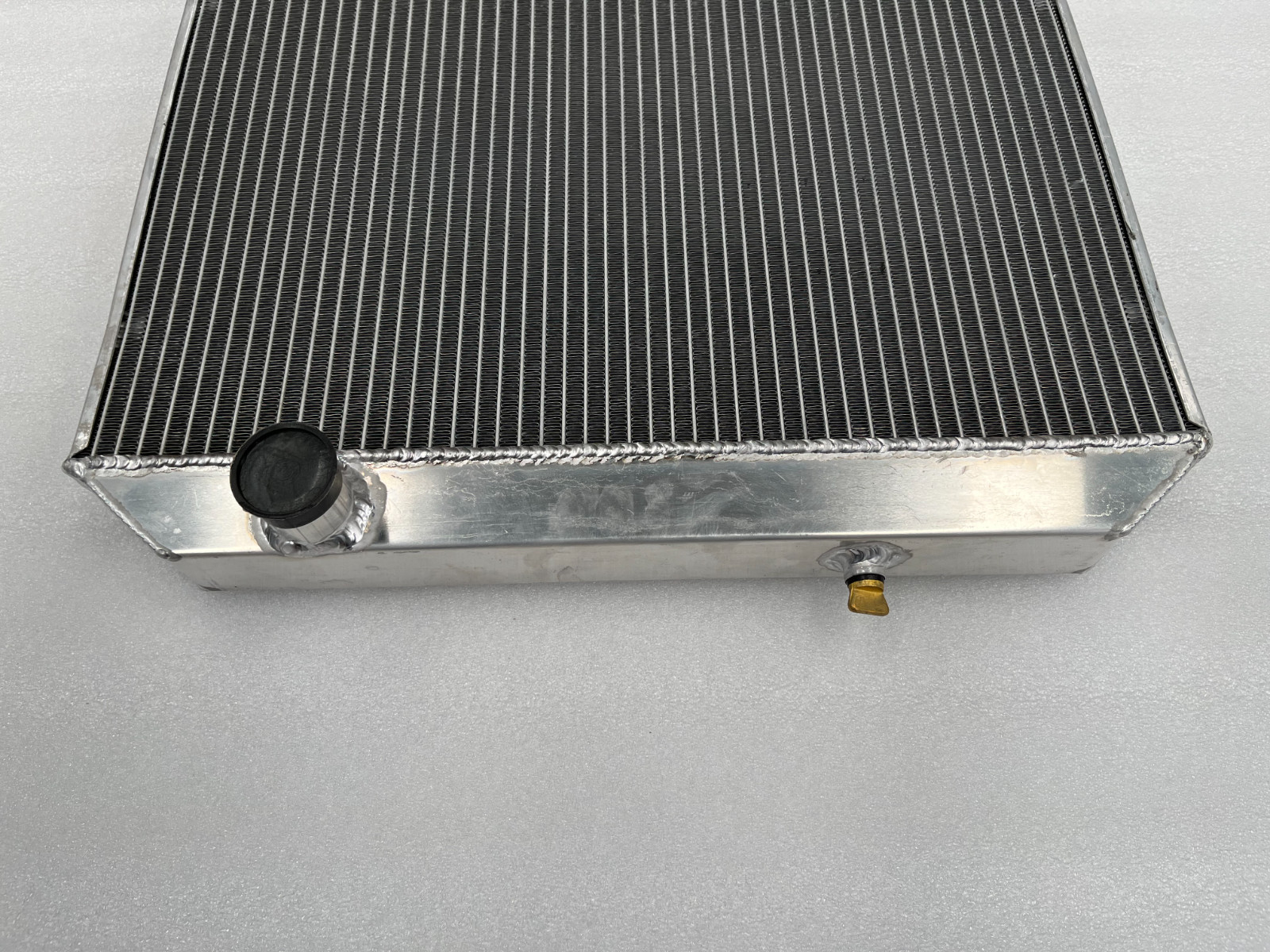 Radiatore in lega per MG MGC GT 2.9L (1967-1969) foto 5