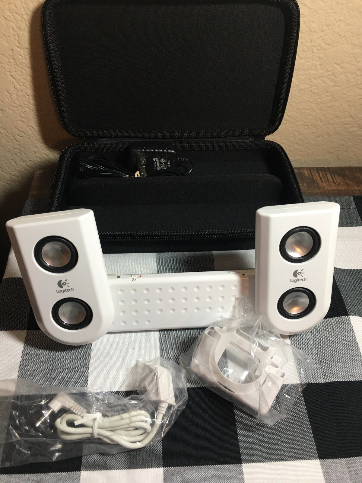 logitech mm22 speakers