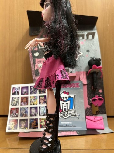 Monster High Draculaura figure character good collection doll - Picture 4 of 4