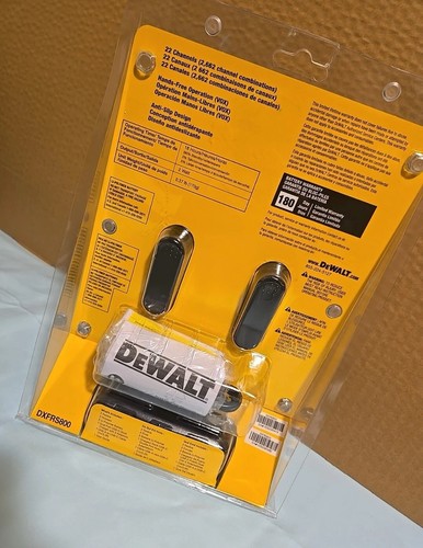DEWALT Heavy Duty 22-Channel Two Way Radio Walkie Talkies. New - Zdjęcie 2 z 3