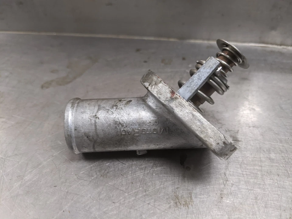 Carcasa de termostato para 00-02 Saturn SL1 1.9 Foto 2 de 4