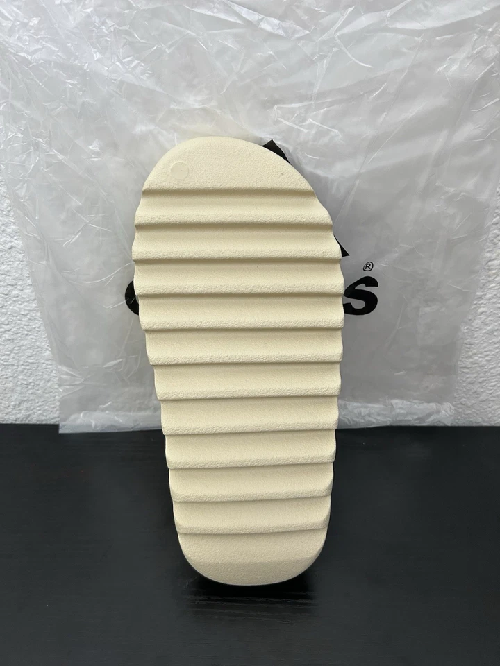 YEEZY SLIDES BONE SIZES 4-13 US MEN ⚡️FAST SHIPPING⚡️ - Image 3 of 4