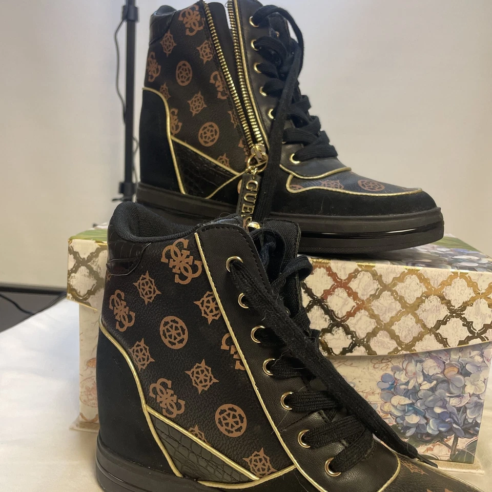 Tenis de moda con cuña GUESS Fiora Foto 2 de 4