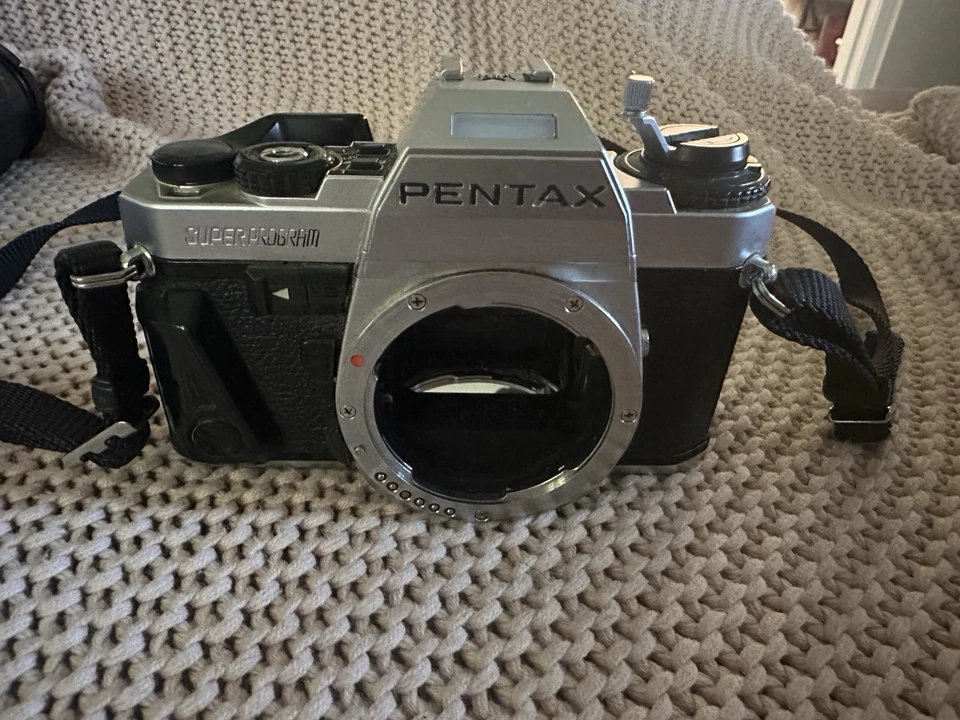 Pentax Super Program with Flash, 3 Lenses, Case, and Bag, Full Set - Image 2 of 4