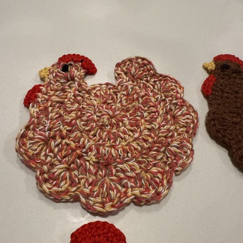 Handgefertigte gehäkelte Huhn Untersetzer 4er Set Bauernhaus Deko - Bild 2 von 4