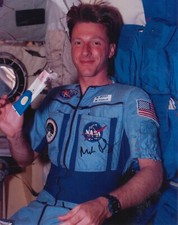 MICHAEL FOALE HAND SIGNED 10X8 PHOTO NASA ASTRONAUT AUTOGRAPH