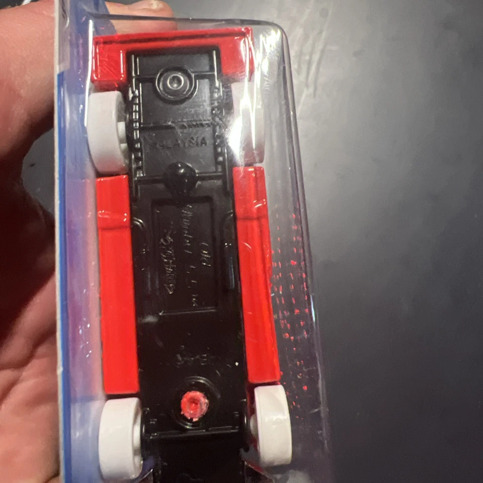 Hot Wheels 2010 #052/240 Treasure Hunts Old Number 5.5 8/12 NEW ON CARD B48 - Image 3 of 3