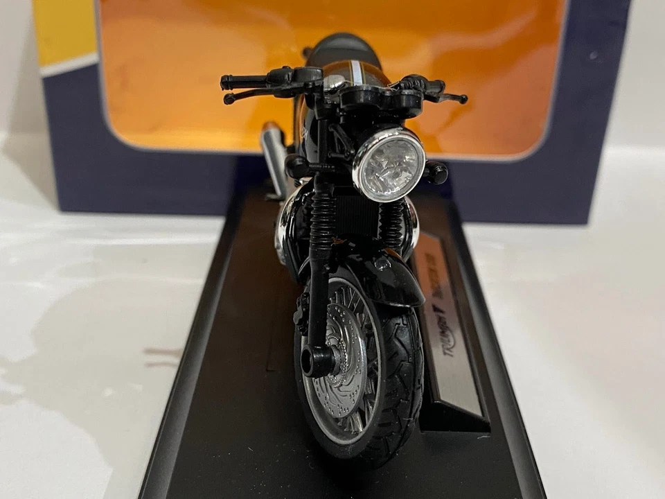 1:18 Triumph Thruxton 1200 Welly Legendary bikes Diecast Moto - Photo 3/4