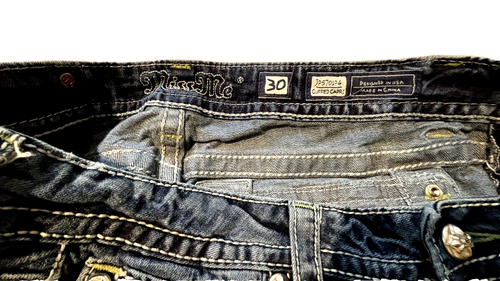 Miss Me Womens Cuffed Capri Embroidered rhinestone Jeans Size 30 - Picture 4 of 12