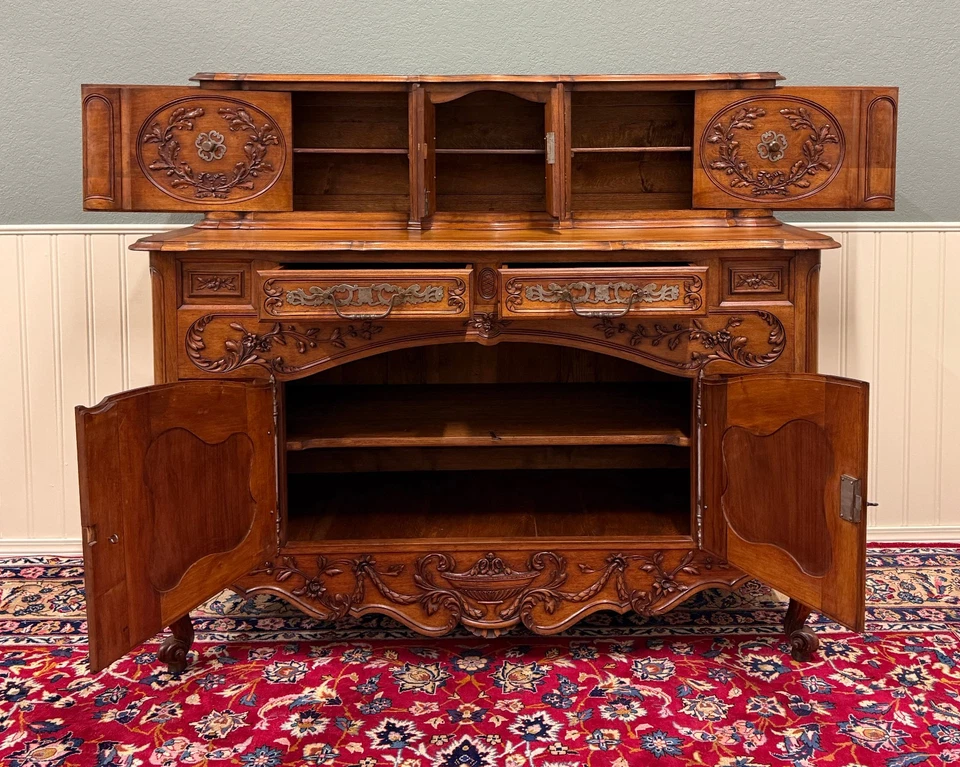 Antiguo aparador buffet francés armario servidor panetiere roble altamente tallado Foto 3 de 4