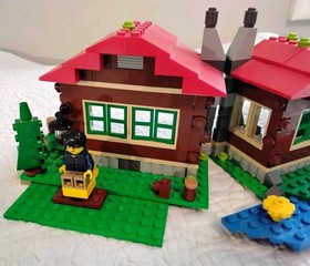 LEGO CREATOR: Lakeside Lodge (31048) No Box/Instructions 