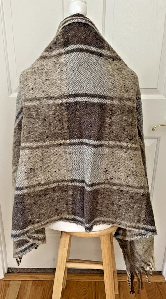 Vintage Crana Handknits Shawl Throw 30 x 65 + Fringe Donegal Wool Aran Tan Brown - Image 3 of 4