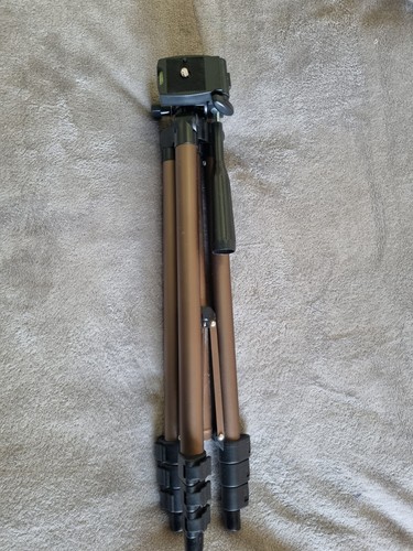 Camera Tripod Universal Fitting - Picture 2 of 8