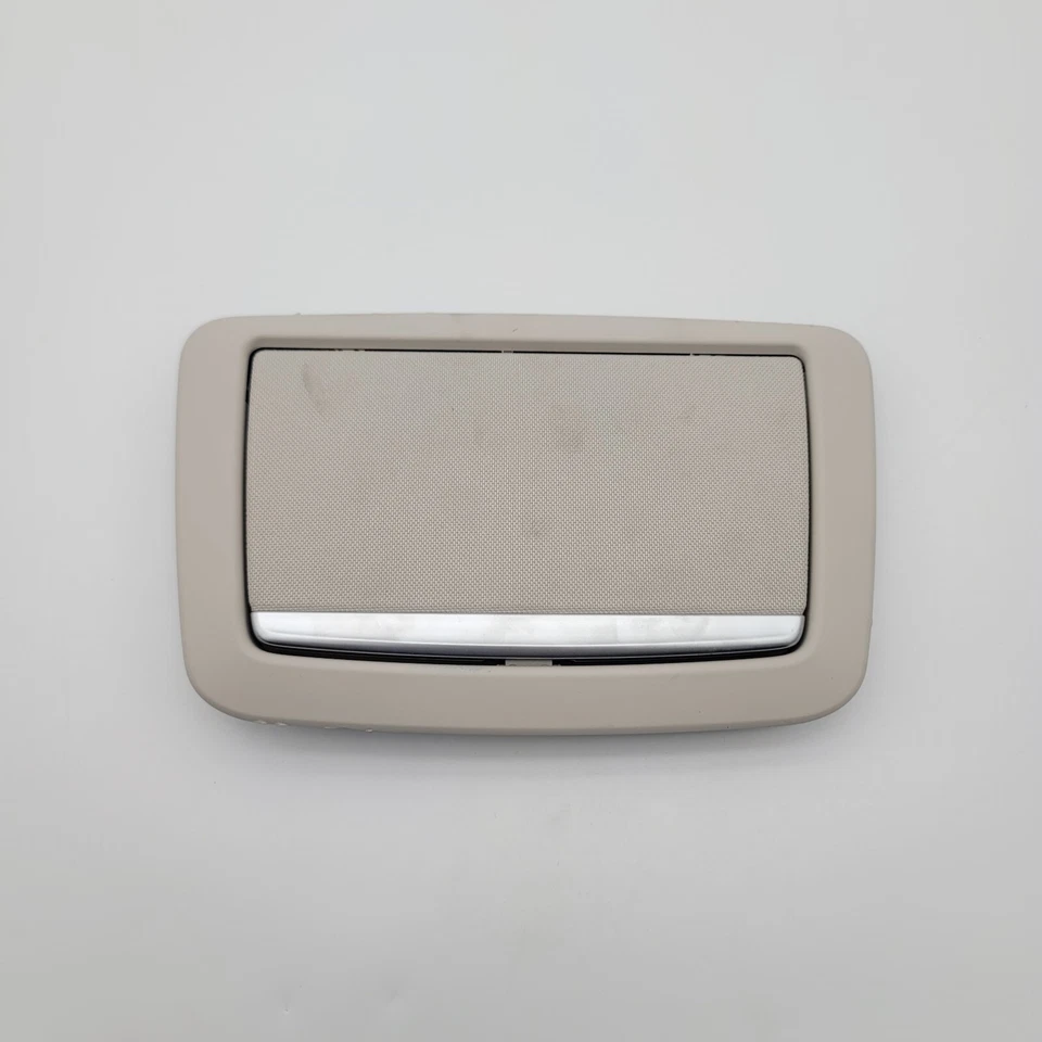 2016 - 2022 BMW 740I G12 ROOF REAR OVERHEAD DOME LAMP OEM 7394887 BROWN_PLCRI - Image 3 of 4