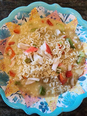 Freeze-Dried Green Curry Noodles with Red Peppers, Green Peppers, and Onions