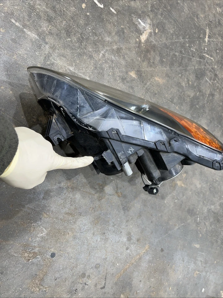 2001-2009 Honda S2000 AP2 Right Passenger Headlight W/ AP1 HID ballast INCLUDED - Image 4 of 4