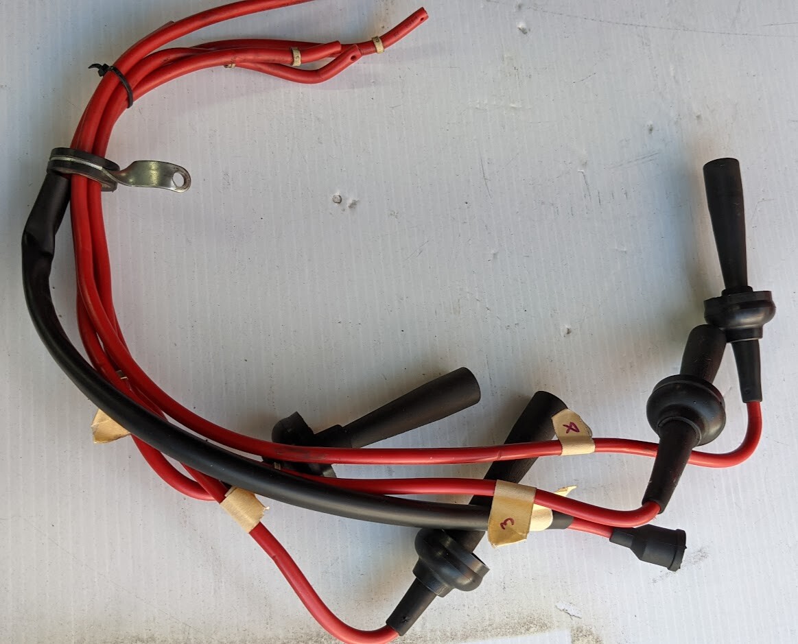 Ferrari 308,328, Mondial. IGNITION WIRES LH BANK 114474