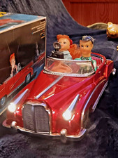 VTG BATTERY OPER RED TIN LITHO TOY CAR "PHOTOING ON CAR" ME630 W/ ORIG BOX WORKS