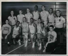 1964 Press Photo Akron North Vikings-basketball players with Coach White