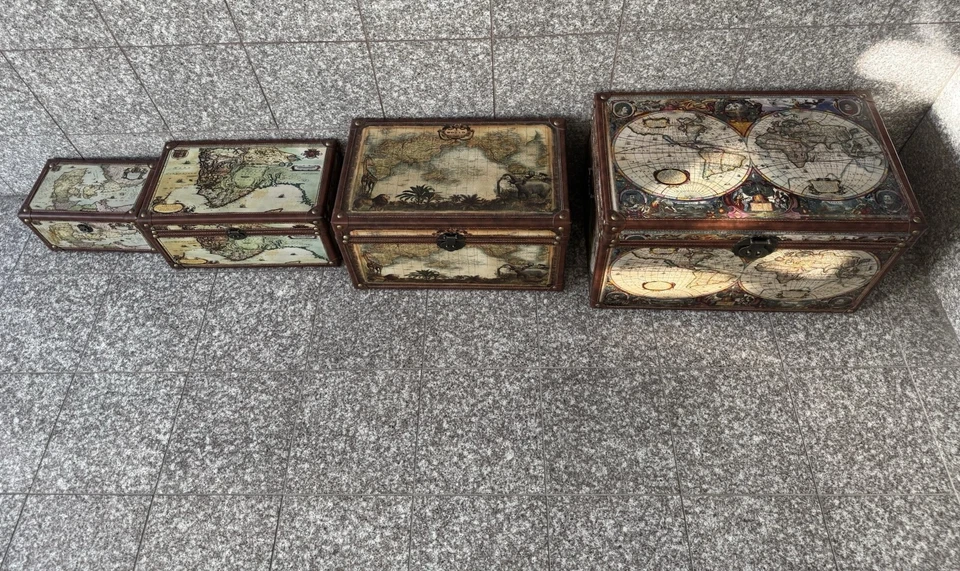 Antiguo juego de baúl de almacenamiento de mapas del Viejo Mundo Foto 4 de 4