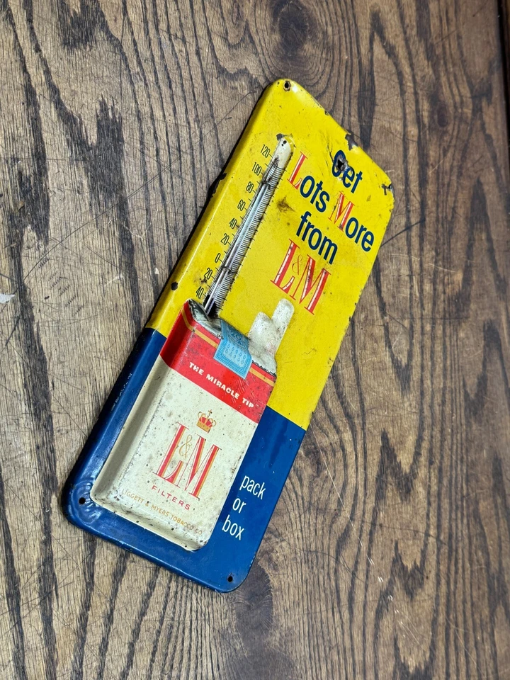 Termómetro publicitario de metal vintage para cigarrillos L&M ~ montaje en pared exterior Foto 2 de 4