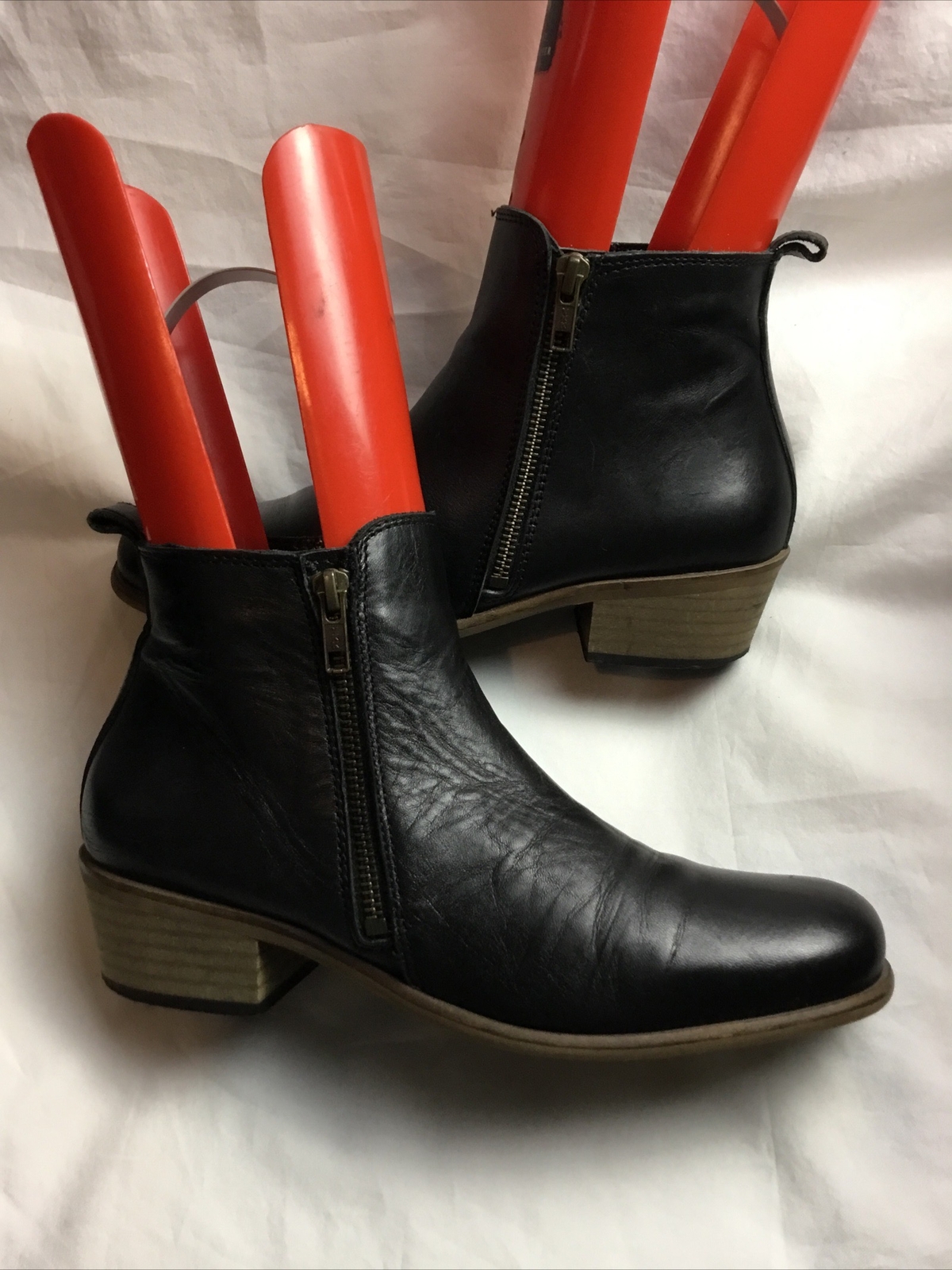 Clarks Ladies Ankle boots UK size 6 EU size 39.5 Black Leather Used VGC