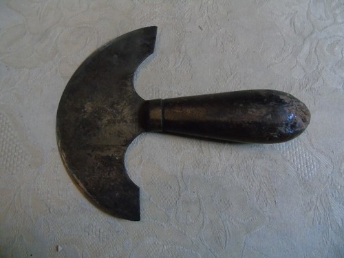 W. Rose Vintage Leather Working Tool Round Knife 5" Wide Across Blade As Is